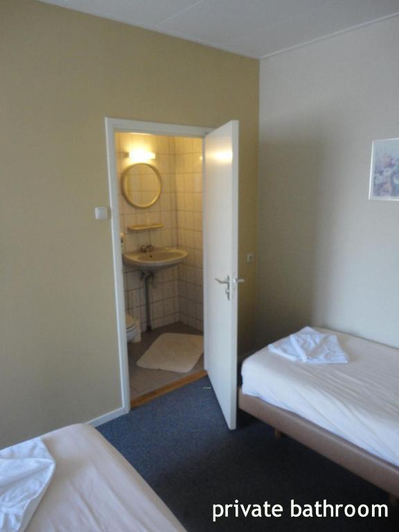 Hotel 'T Anker Leeuwarden Room photo